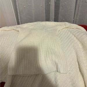 Gently used off-white sweater with turtleneck only worn once